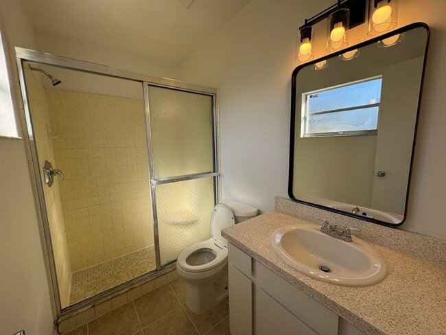 Building Photo - 547 Pigeon Cir