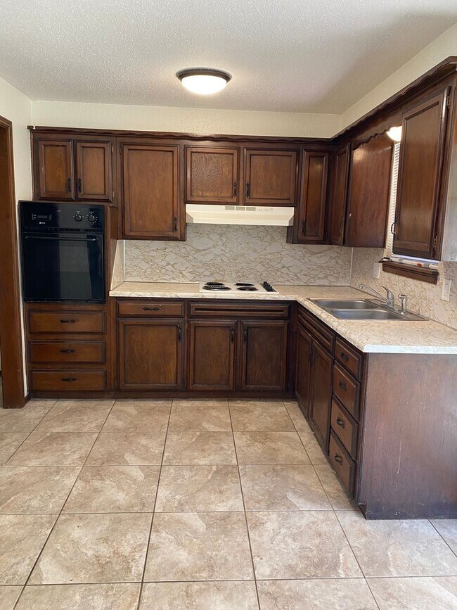 Building Photo - 3Bed/1Bath Home in Moore