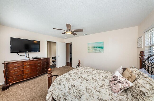 Building Photo - 13556 Bellewood Ave