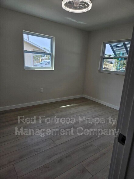 Building Photo - 8730 Fordham St