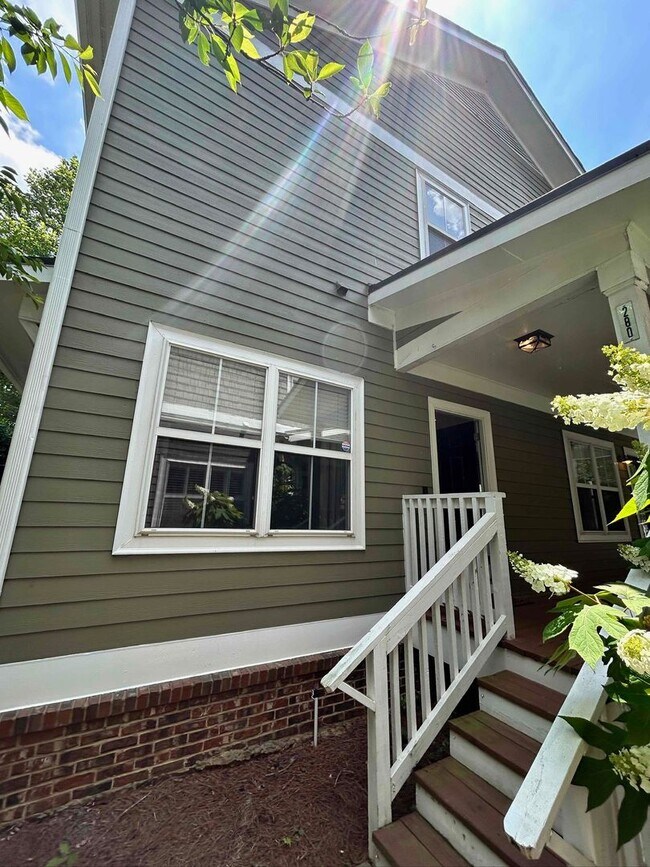 Building Photo - Elegant Intown Living in Carlyle Park – Beautiful 3BR/3.5BA Townhome
