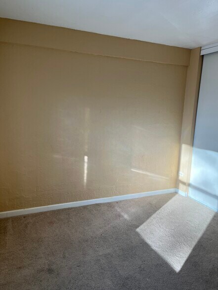 Building Photo - 1531 American Blvd E