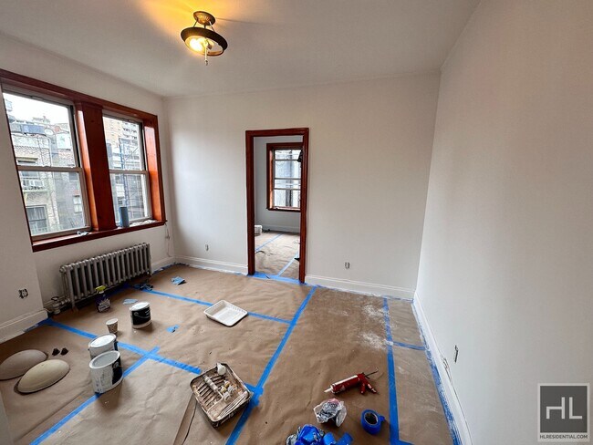 Primary Photo - EAST 7 STREET