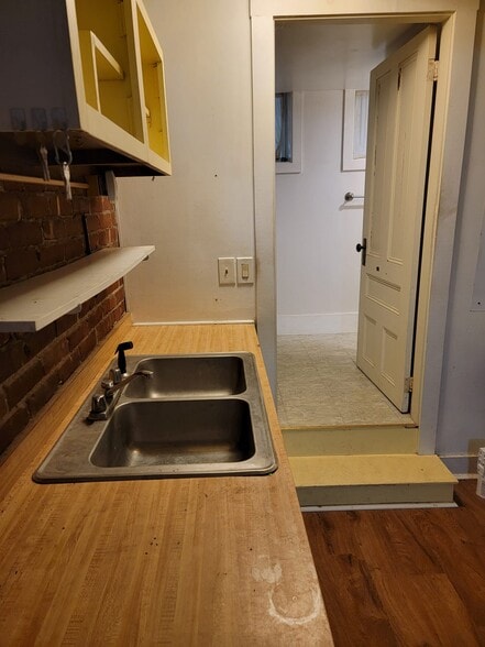 Building Photo - 683 State St