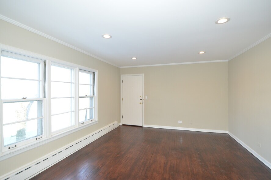 Building Photo - 2038 Sherman Ave