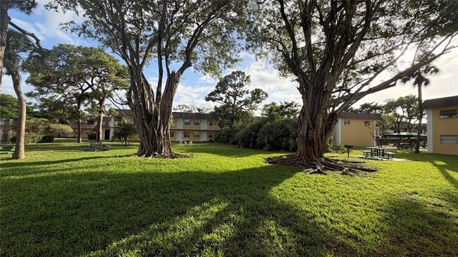 Building Photo - 5180 NE 6th Ave