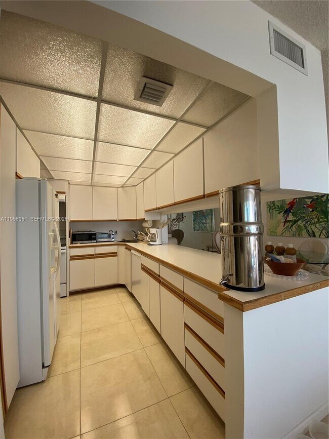 Building Photo - 177 Ocean Ln Dr