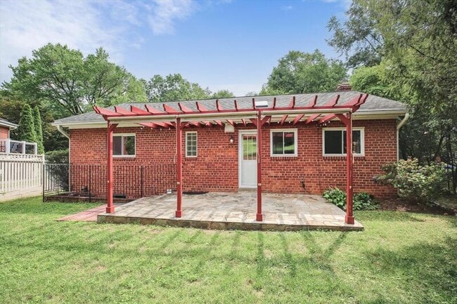 Building Photo - 121 Fleetwood Terrace