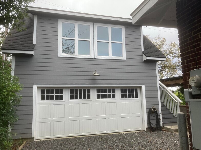 Primary Photo - 4102 Woodleigh St