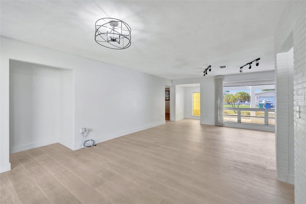 Building Photo - 9121 SW 54th Pl