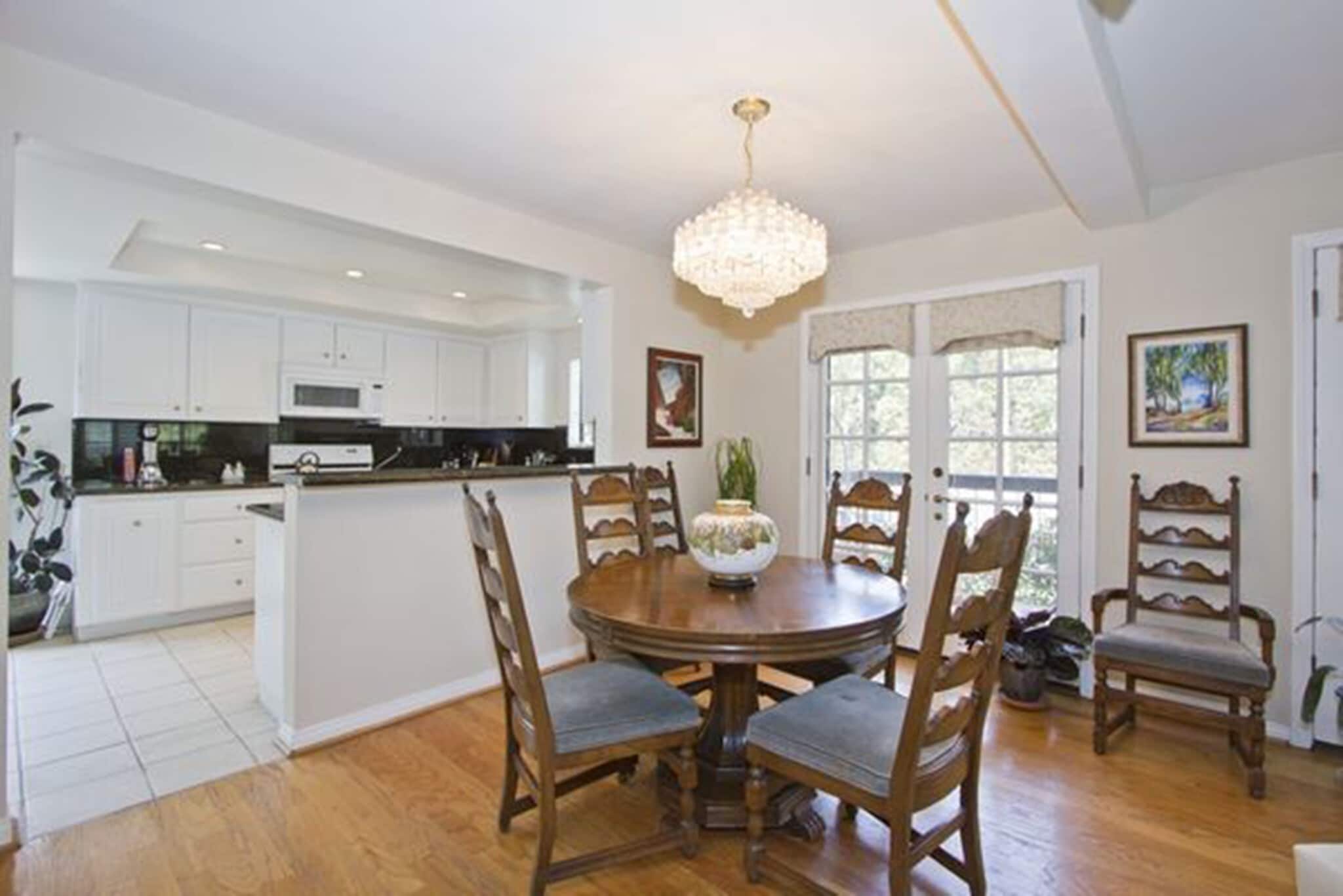 Dining Area - 810 Stanford St