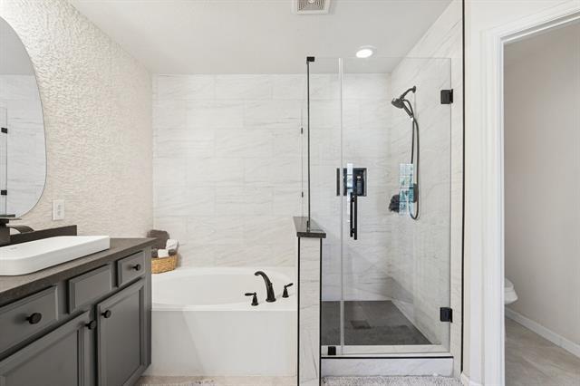 Building Photo - 2653 Jacobson Dr