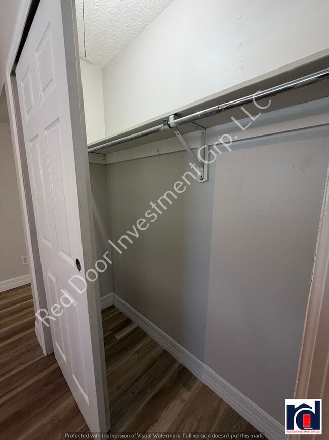 Building Photo - **MOVE IN SPECIAL** Renovated Spacious 2/2~w/All-in One Washer/Dryer & New AC~Deland