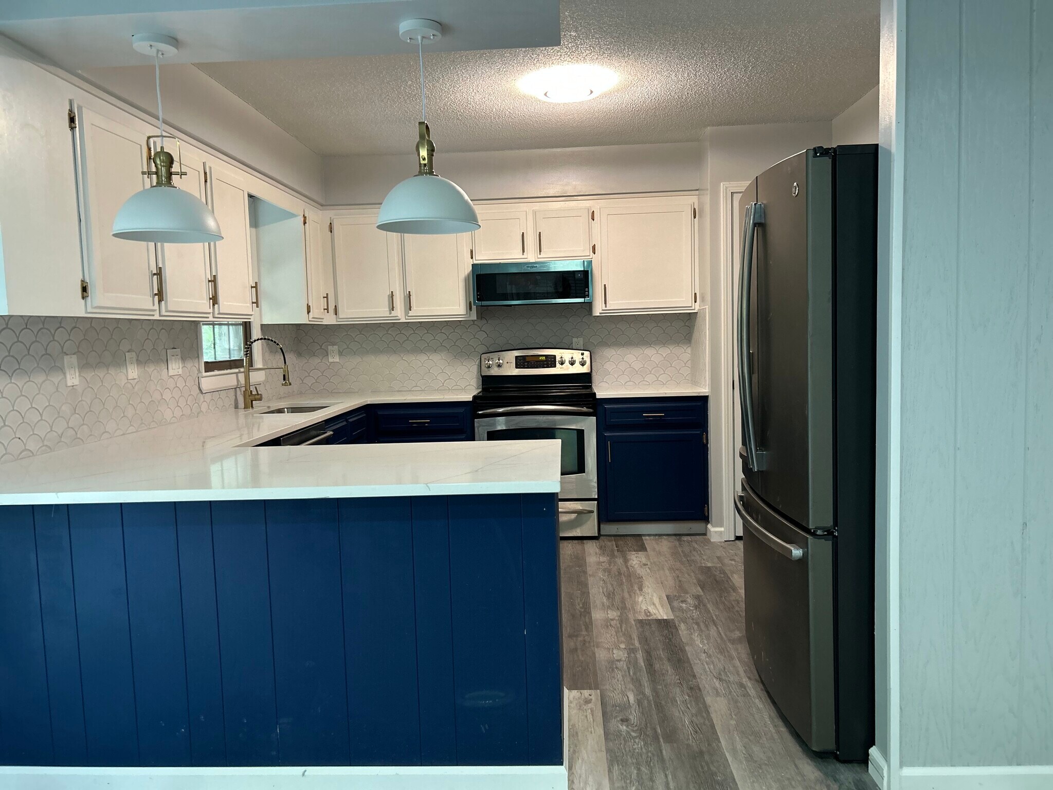 Kitchen With Bar Seating - 11203 NW 58th St