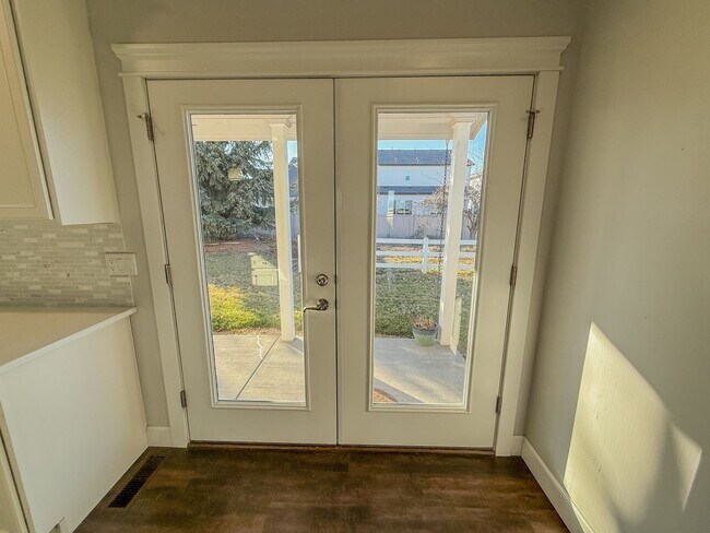 Building Photo - Midland Houses