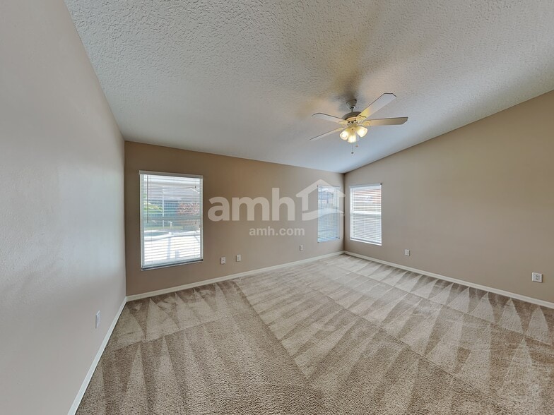 Building Photo - 7114 Colonial Lake Dr