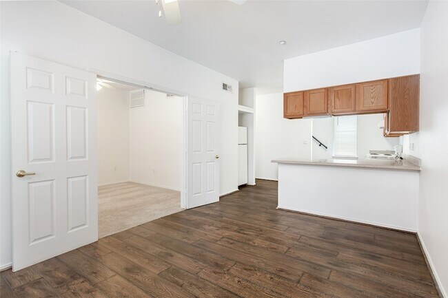 Building Photo - 4717 Virginia Ave