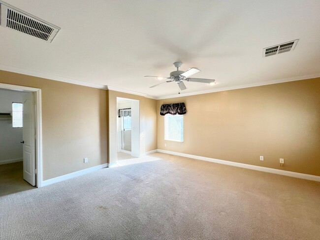 Building Photo - MOVE-IN SPECIAL! BEAUTIFUL 3 BEDROOM SUMME...