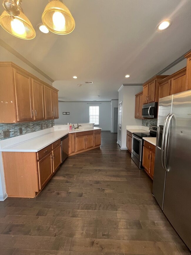 Building Photo - Beautiful 4 Bedroom in Dorchester II School District