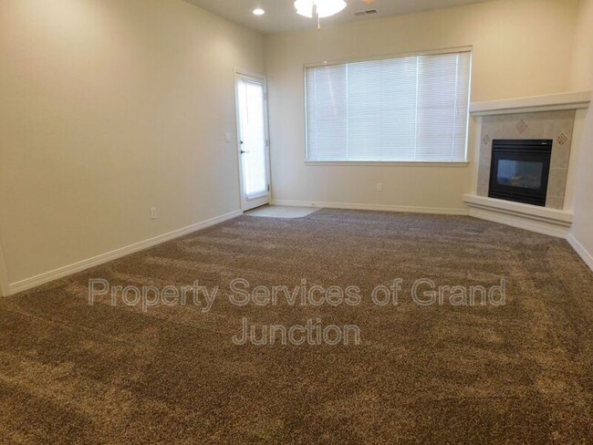 Building Photo - 566 1/2 Garden Grove Court