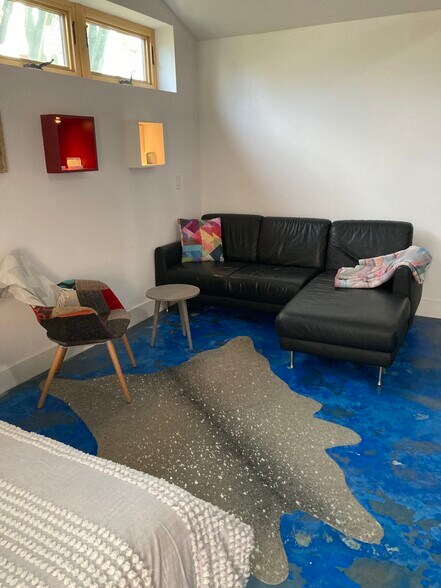 Building Photo - 3649 Grand View Blvd