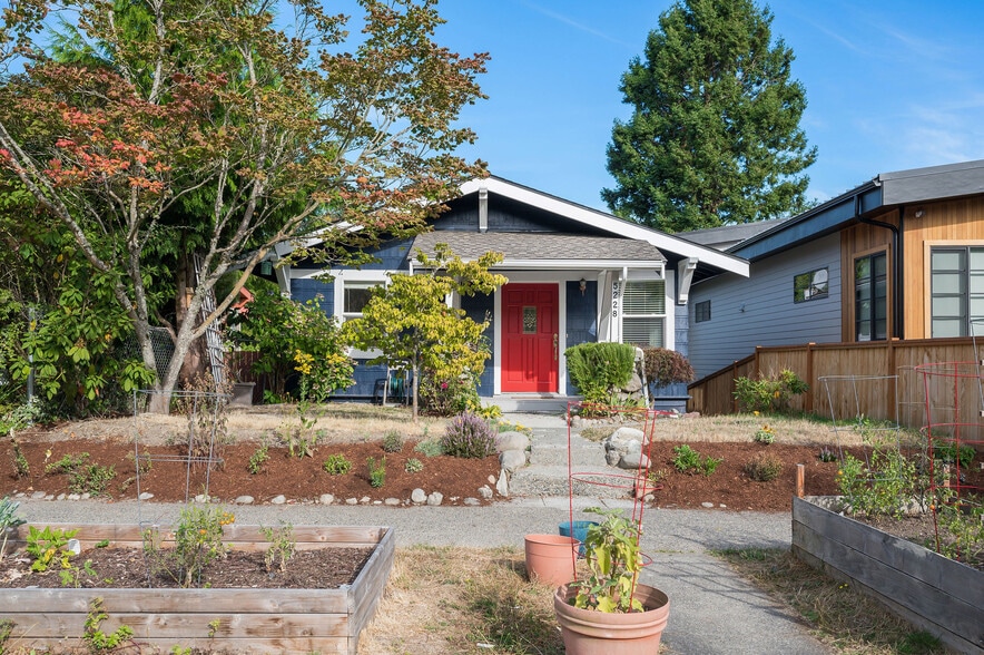 Primary Photo - 5228 40th Ave SW