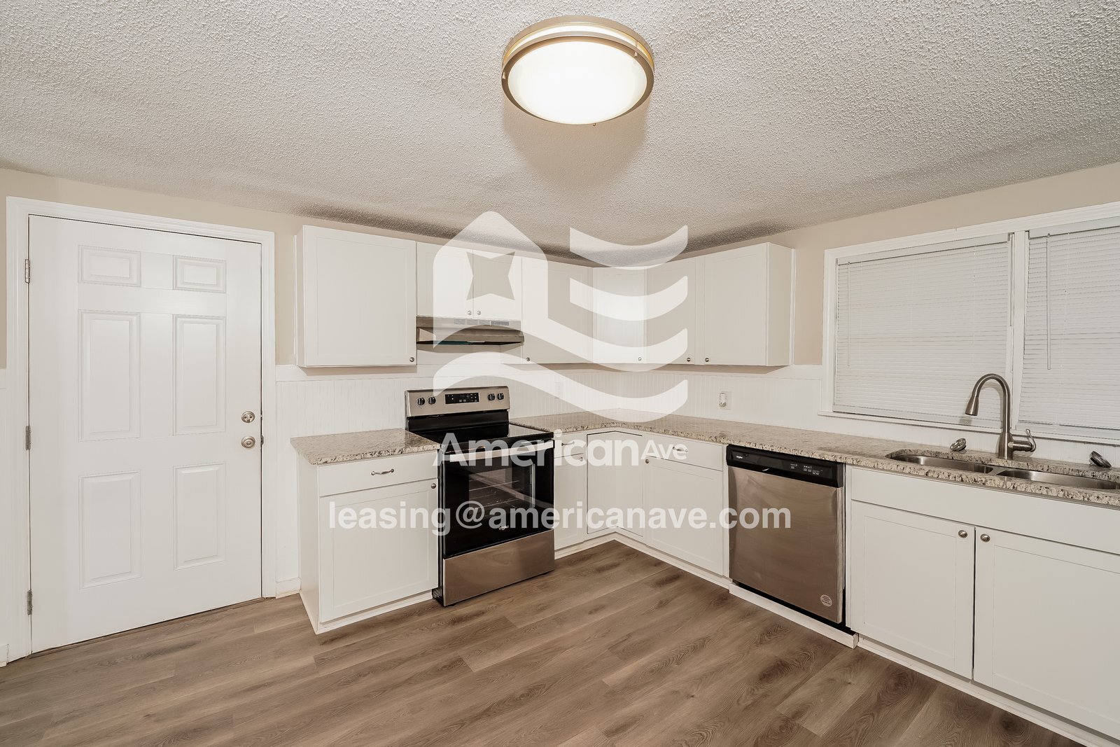 Building Photo - 487 6th Ave SW