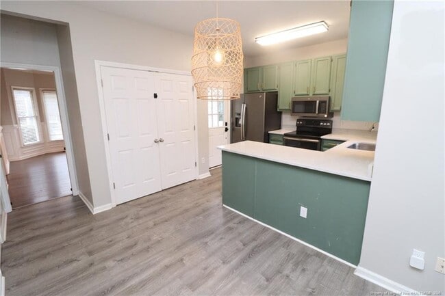 Building Photo - 2704 Thurrock Dr