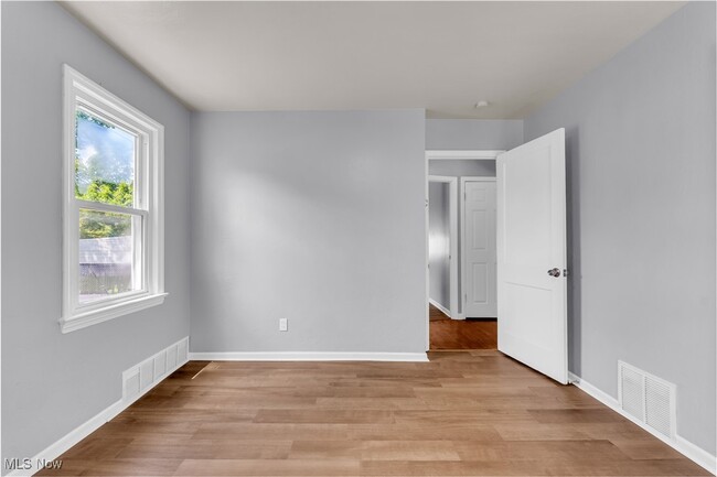 Building Photo - 15604 Benhoff Dr