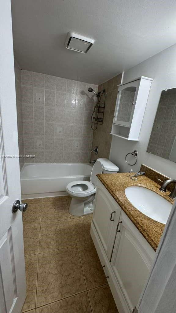 Building Photo - 306 Gardens Dr