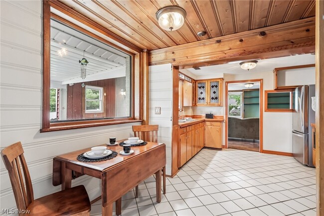 Building Photo - 686 Portage Lakes Drive