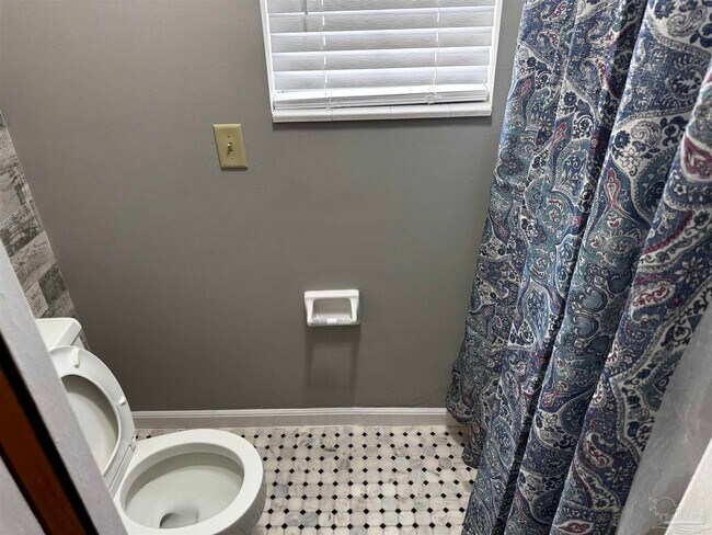 Building Photo - 5941 Leesway Blvd