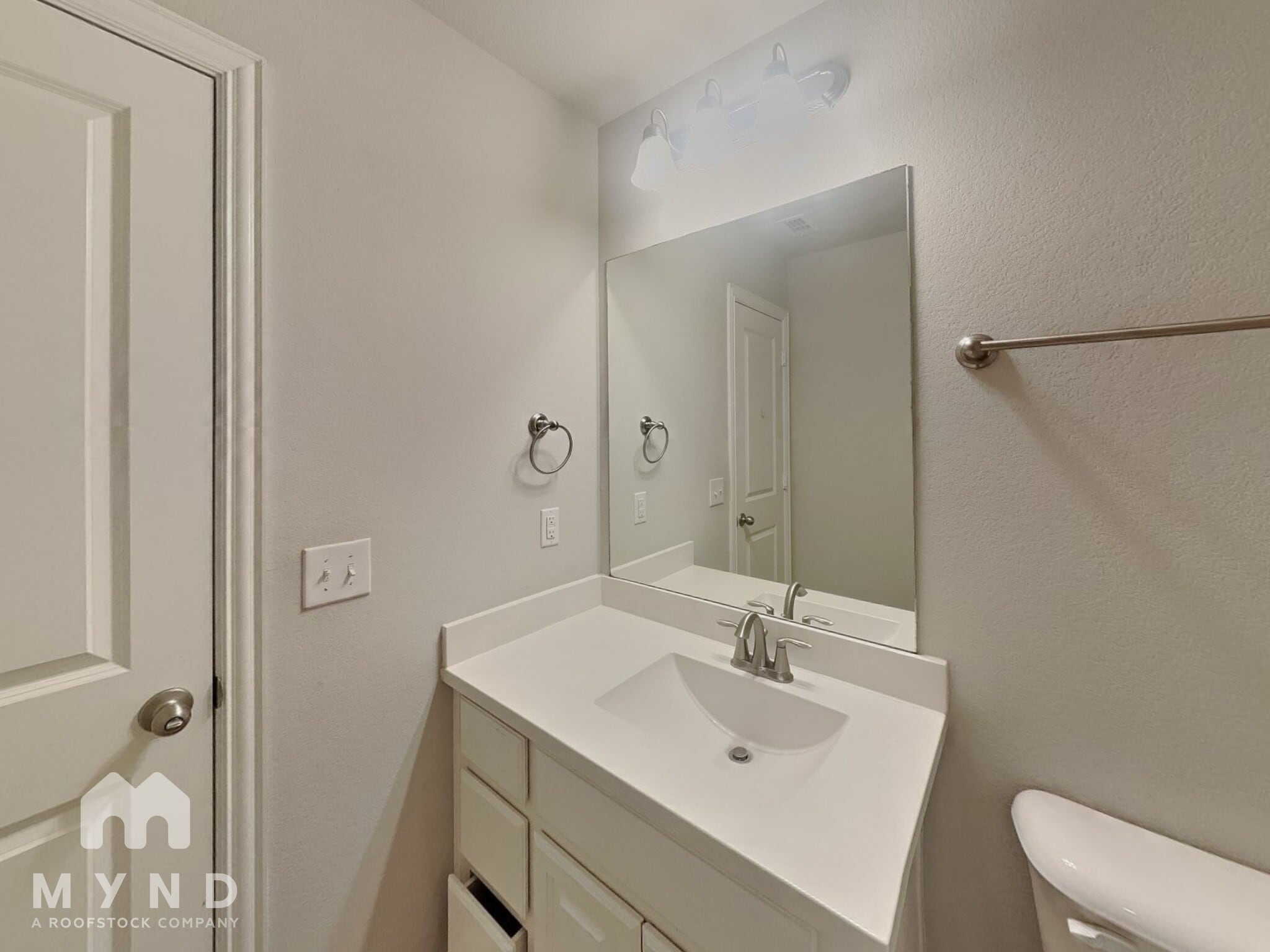 Building Photo - 1424 Bird Cherry Ln