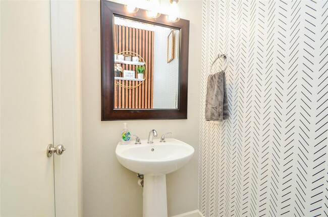 Building Photo - 3804 Leeland St