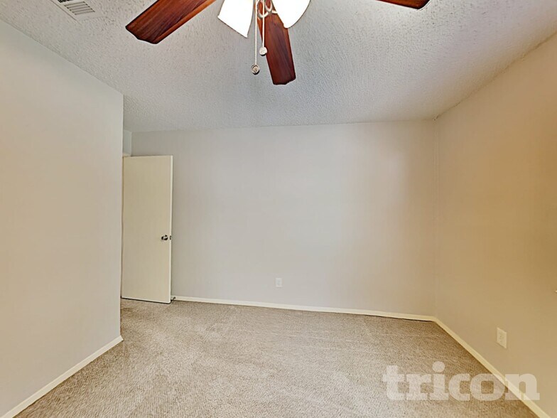 Building Photo - 1401 Timbercrest Dr