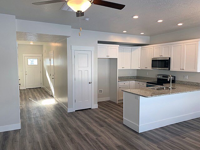 Building Photo - Riverstone