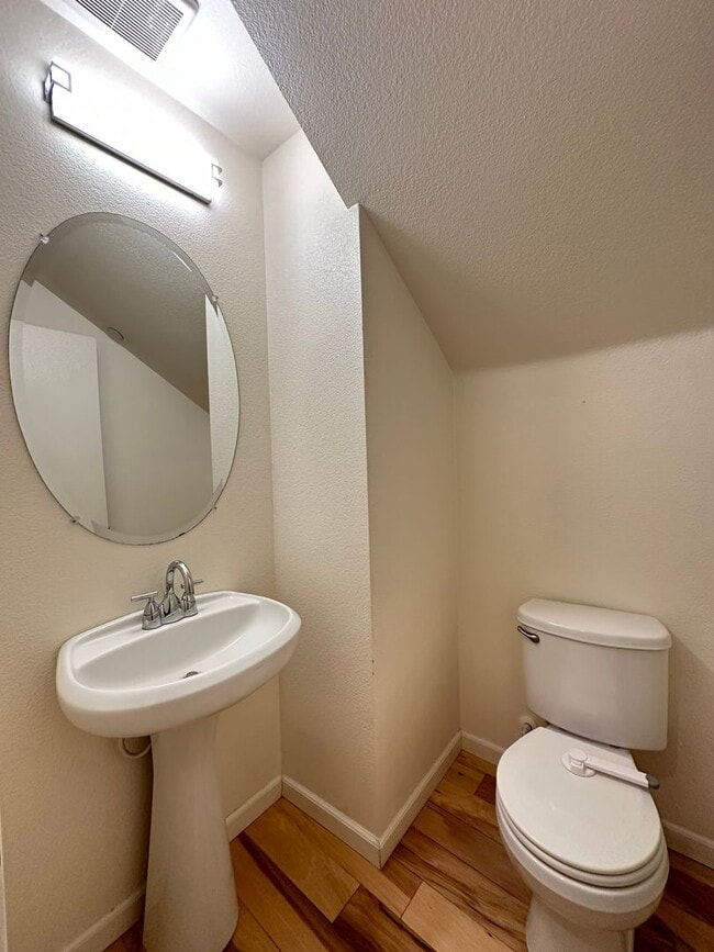 Building Photo - Modern 2-Story with Loft near Sutter Health Park