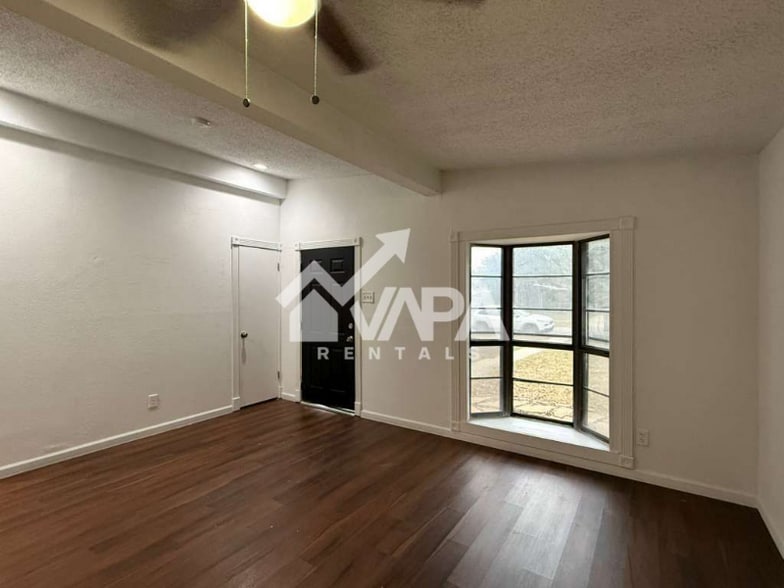 Building Photo - 407 Creath Pl