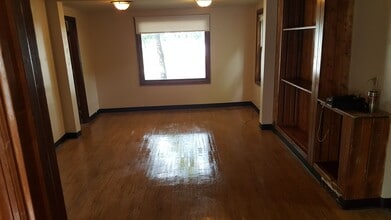Building Photo - 430 N Ashland Ave
