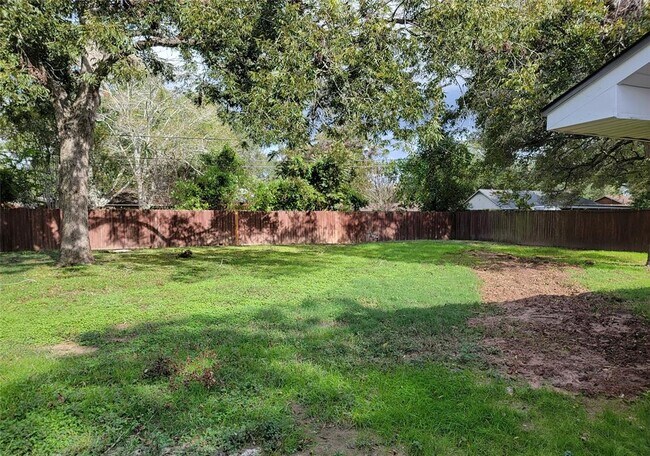 Building Photo - 1211 Crestmont St
