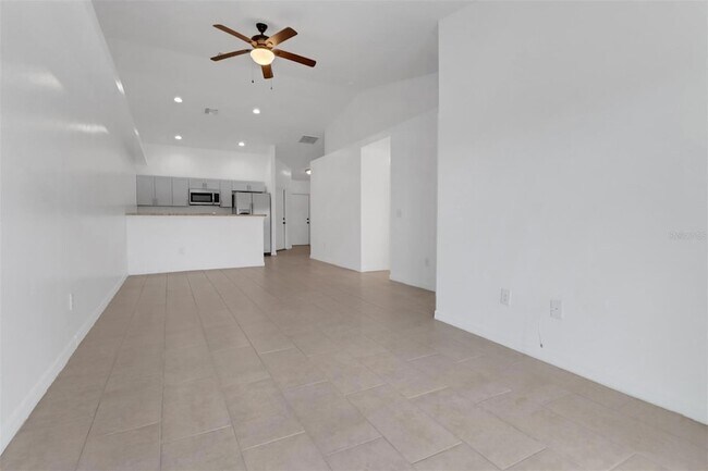 Building Photo - 3524 SW 17th Ave