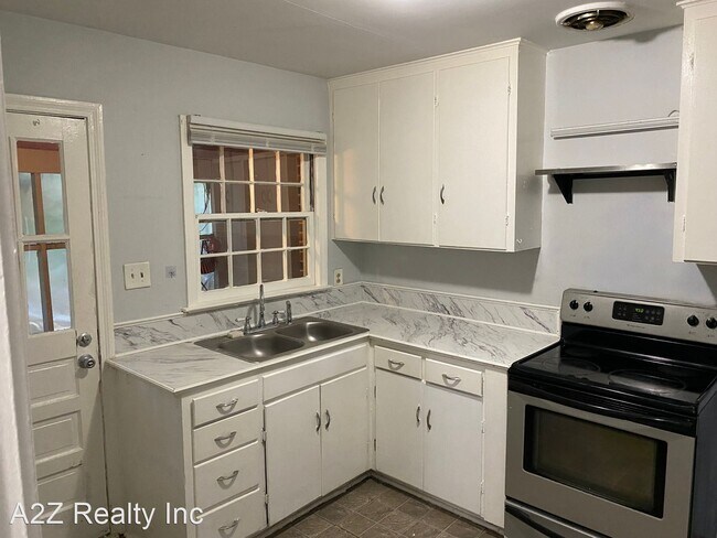 Building Photo - 2 br, 1 bath House - 737 Raleigh Road