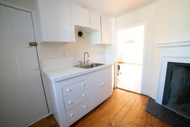 Building Photo - 31 Mugford St