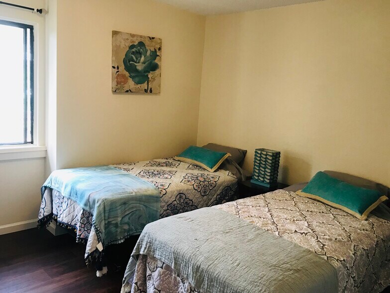 Bedroom 1 - 999 Kaahue St