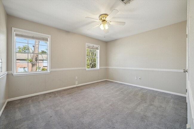 Building Photo - 5019 Oak Shadows Dr