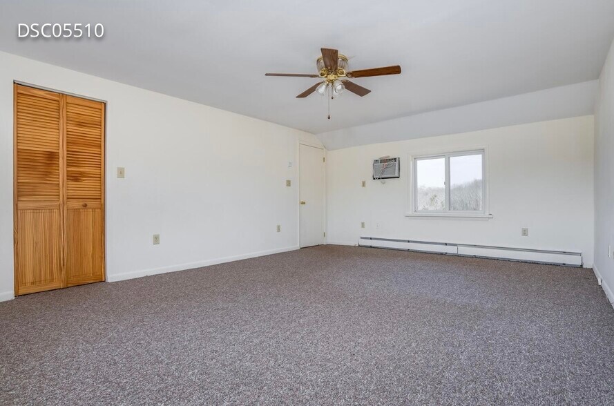 Building Photo - 56 Pond Ln