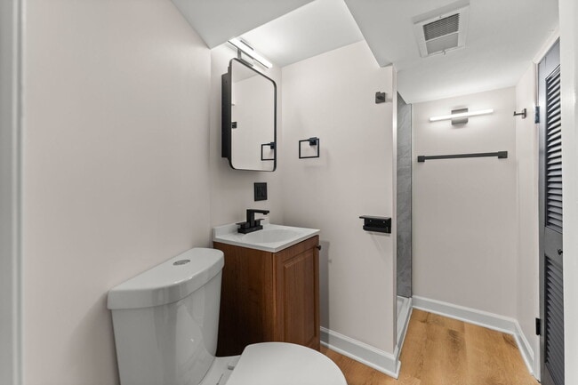 Building Photo - 5251 S Hamlin Ave