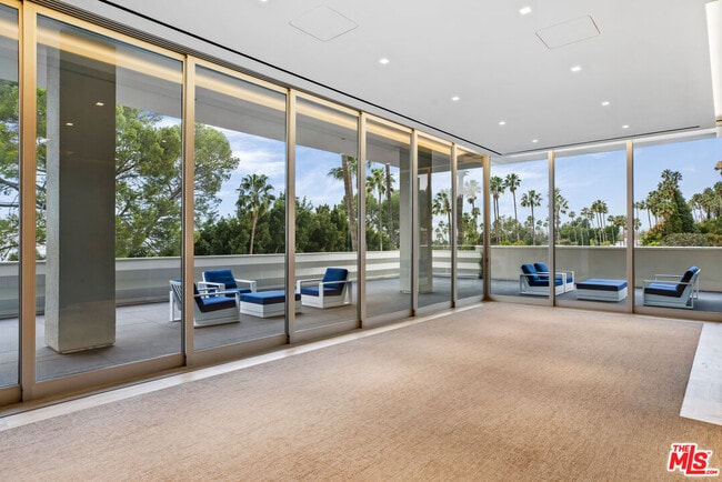Building Photo - 9255 Doheny Rd