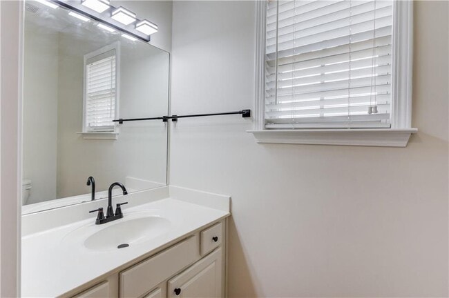 Building Photo - 5135 Amberden Hall Dr