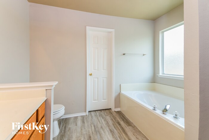 Building Photo - 3605 Smoketree Dr